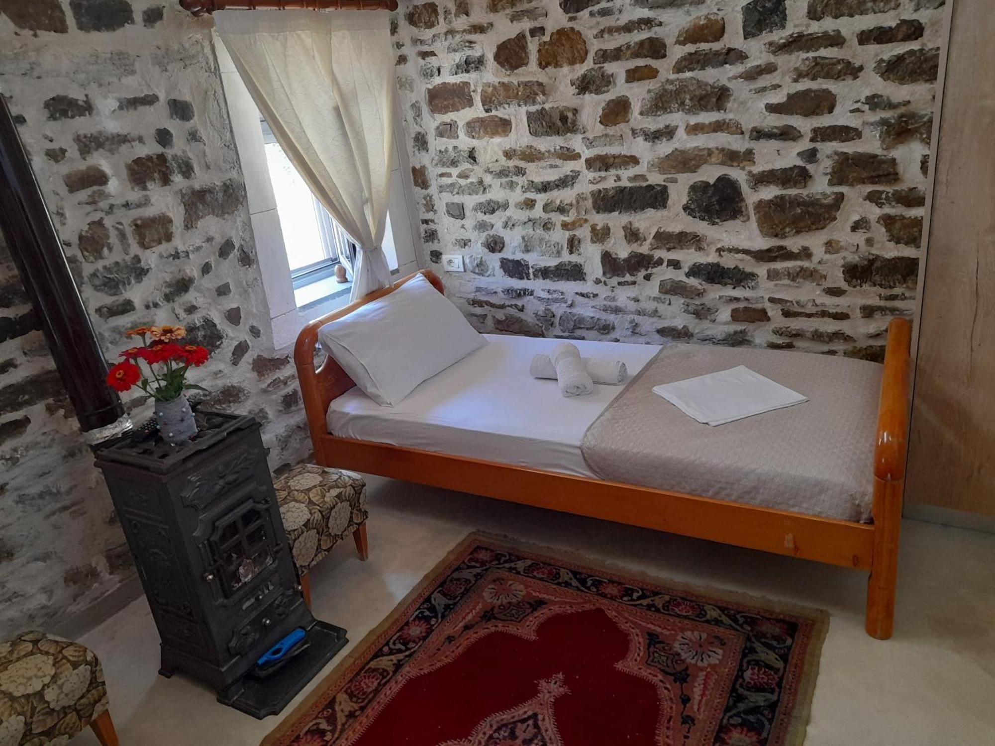 فيلا Stone House Kelcyre المظهر الخارجي الصورة